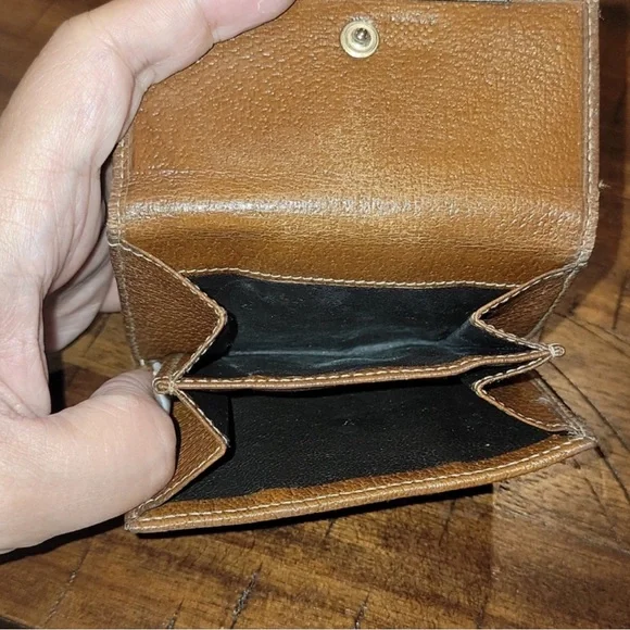 Gucci Brown Monogram Canvas Wallet with Gold-Tone Plate - Picture 5 of 8